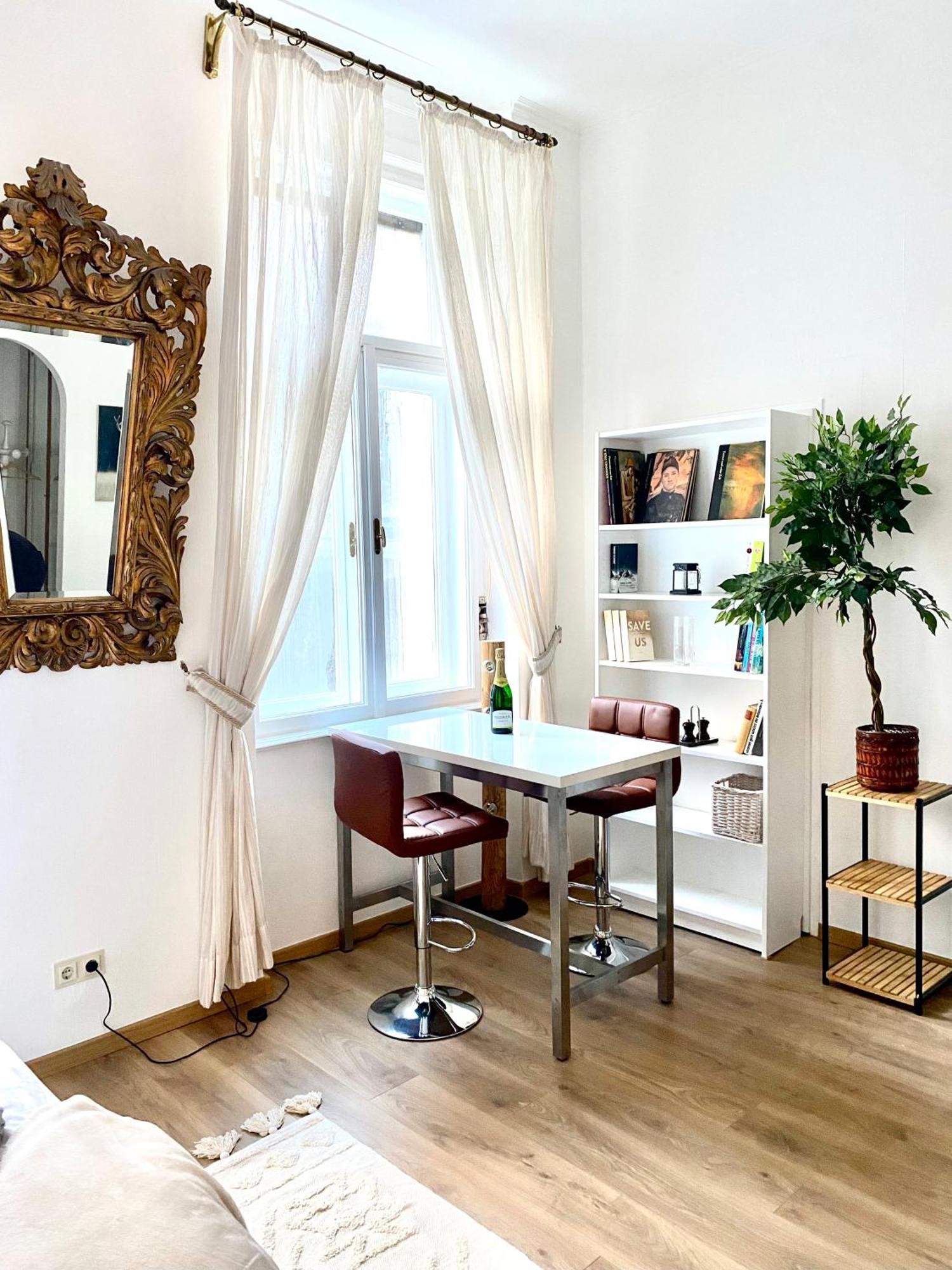 Brandnew - Executive 1 Apartment